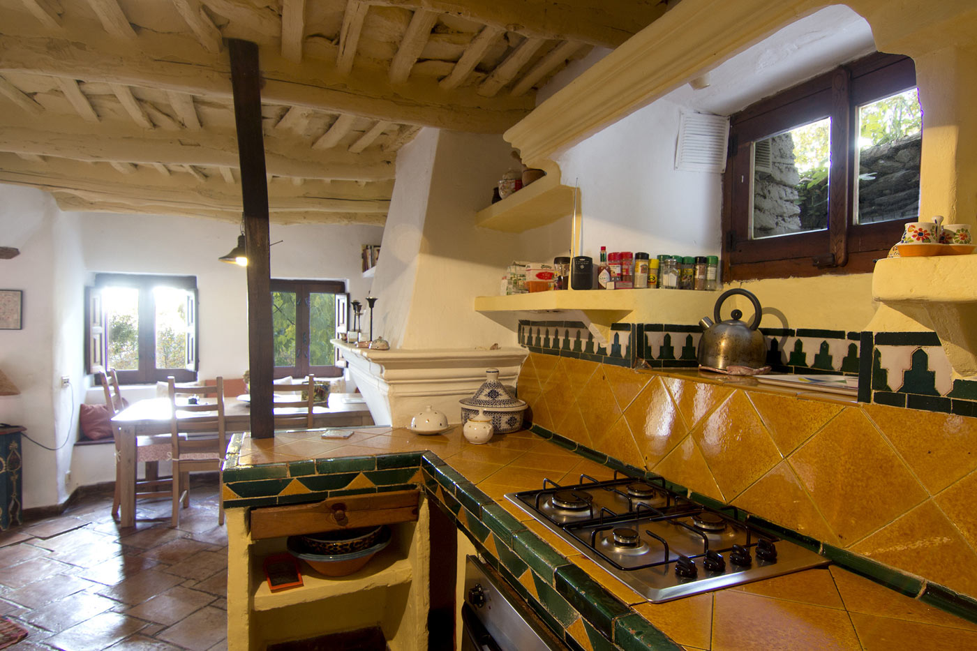 Comedor visto desde la cocina