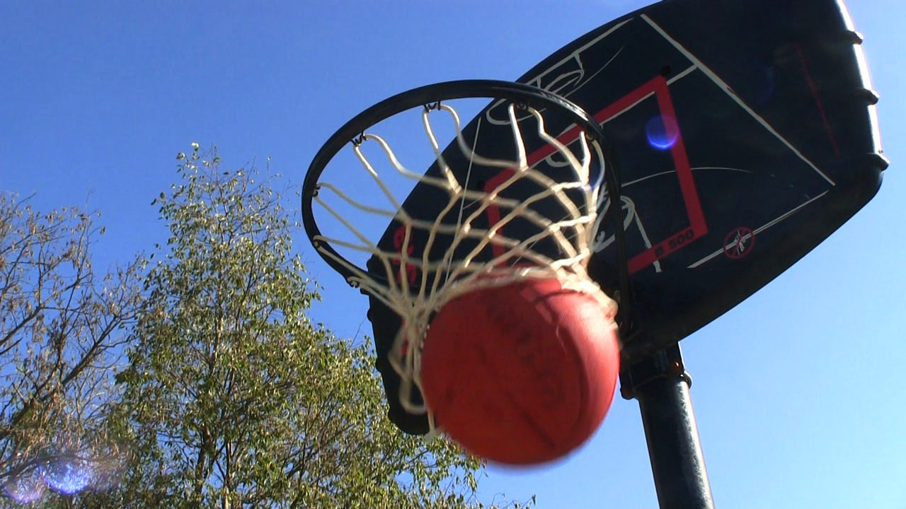 Juega al baloncesto si deseas