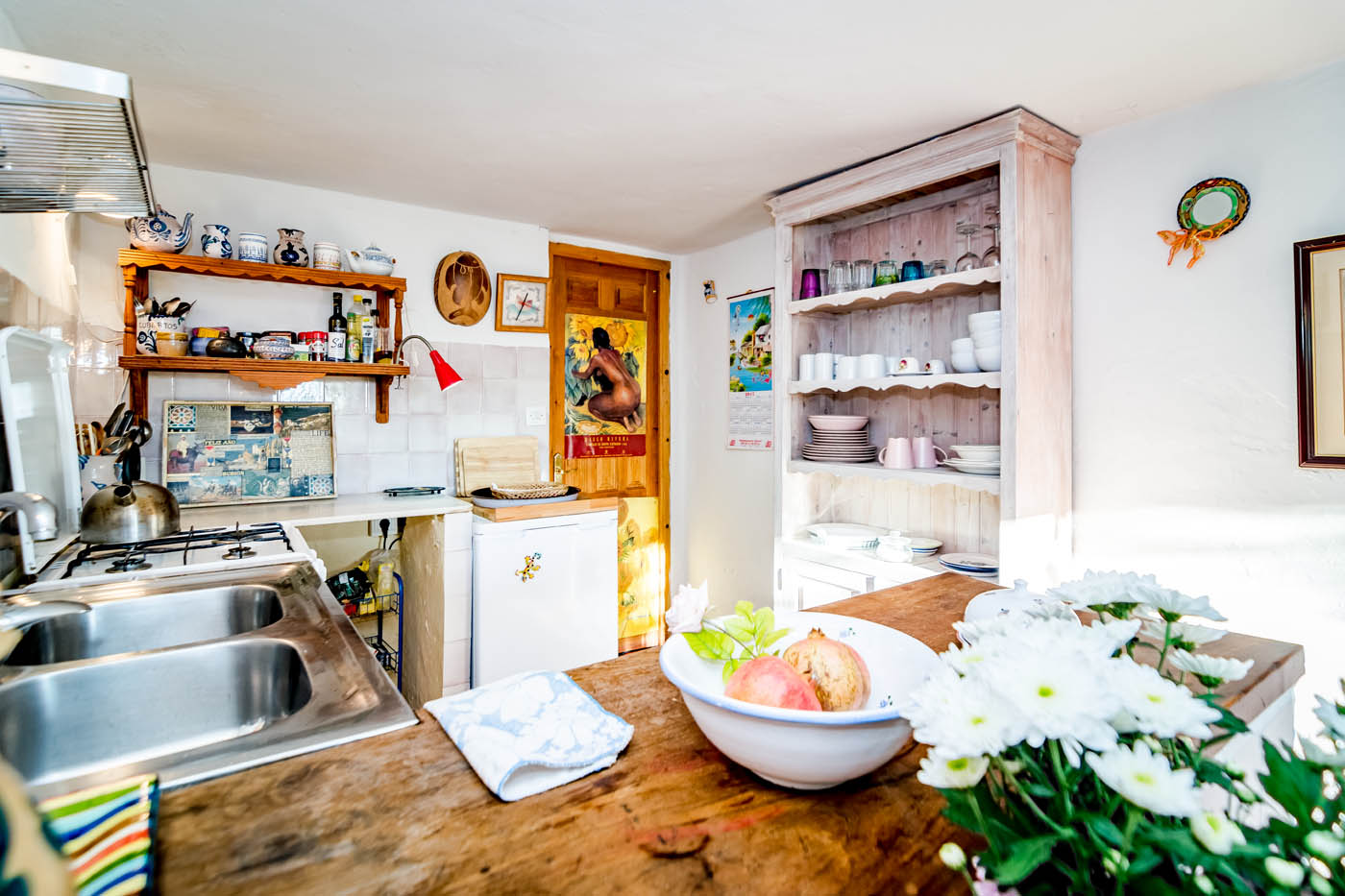 Cocina integrada de estilo rústico