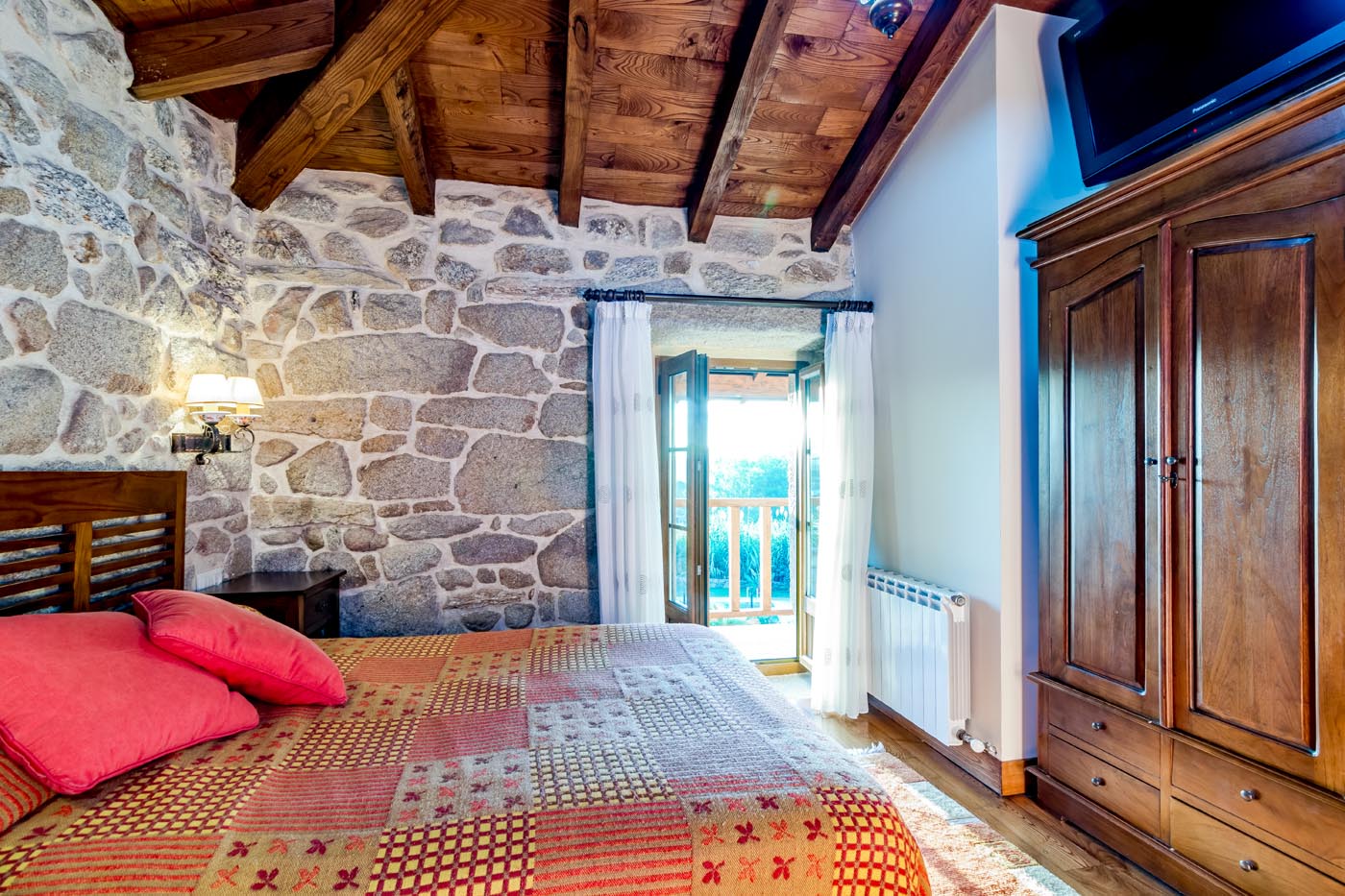 Double bedded room with balcony