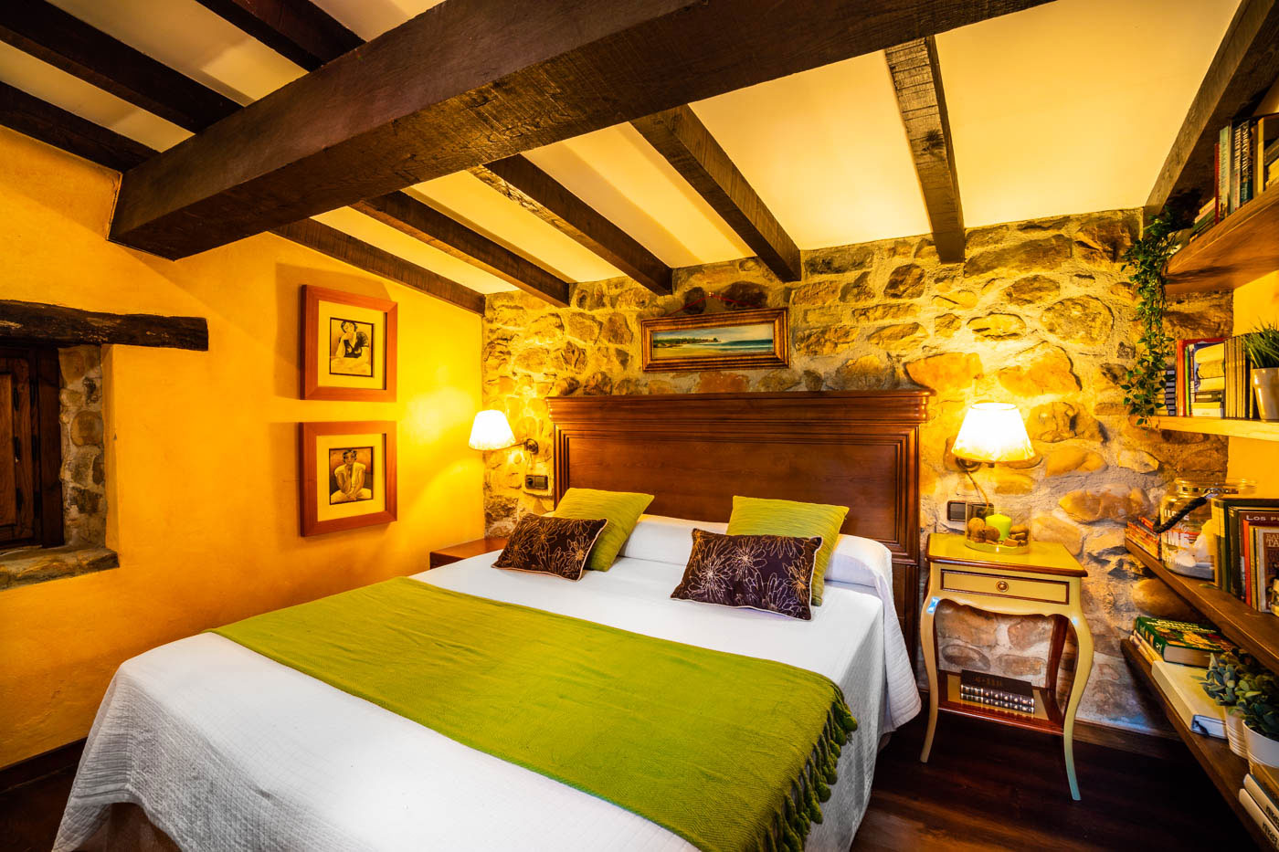 Habitación con cama doble