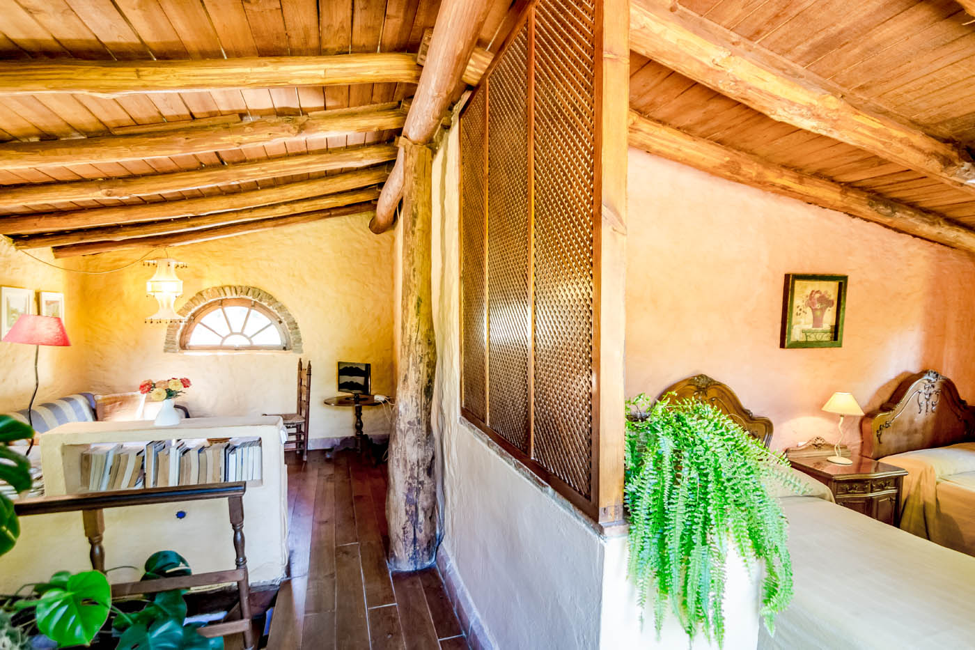 Open plan twin bedded room / lounge