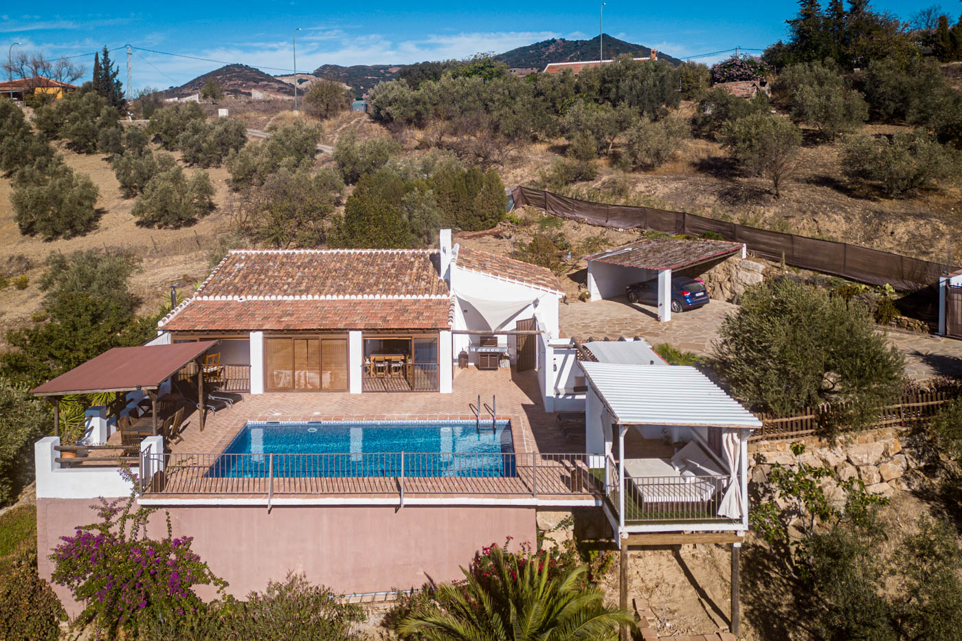 Estás a unos 7 minutos andando de pequeño pueblo