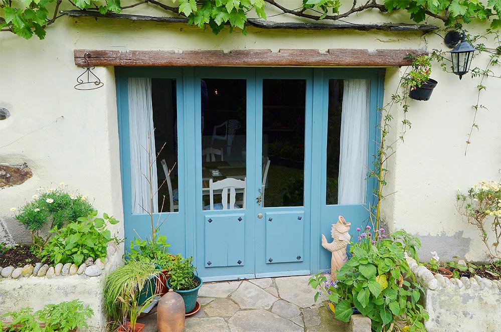 Doors to dining area