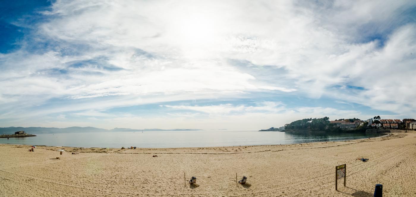 Una de sus playas locales (Sanxenxo)