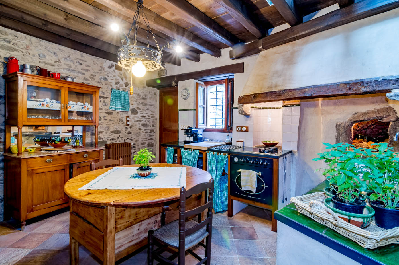 Breakfast table by kitchen