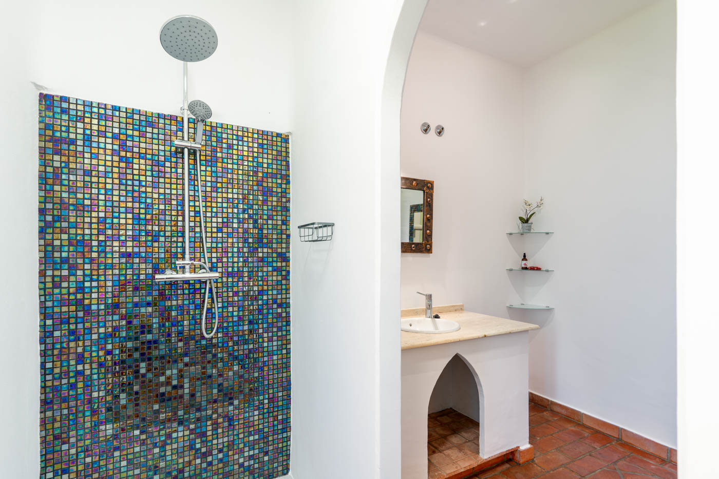 Baño de la habitación principal (planta inferior)