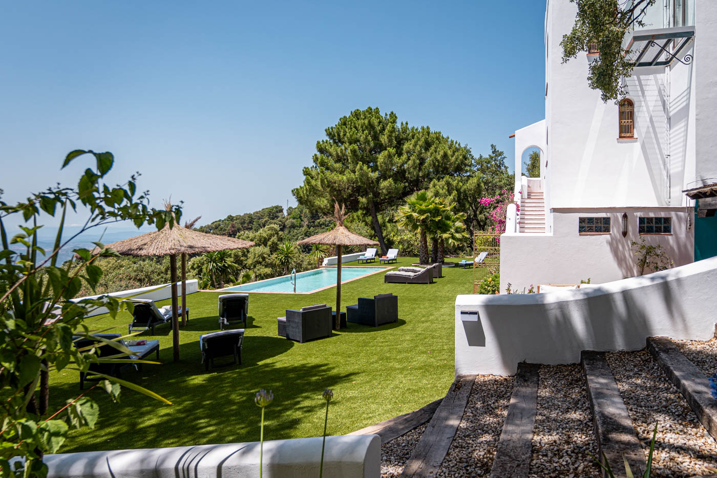 Escaleras hacia el parking