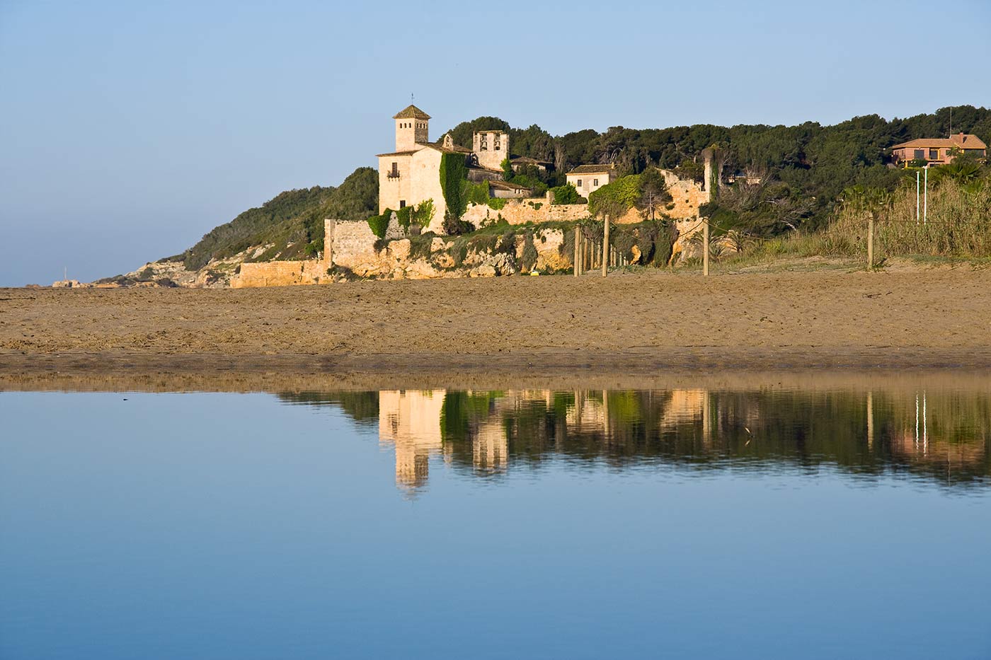 Costa Dorada is 15 mins away