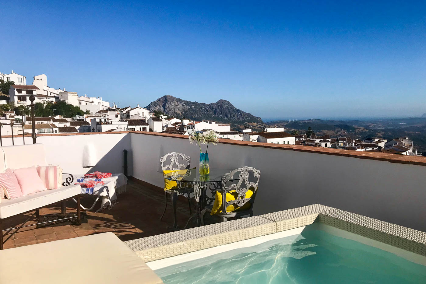 Desde agosto de 2018 hay una mini piscina en la terraza principal 