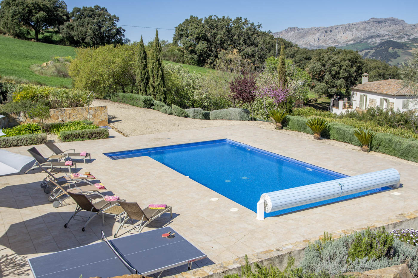 Heatable pool (table tannis may not be available)