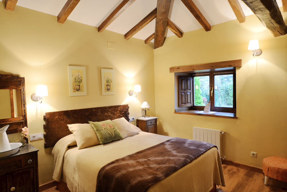 Habitación con cama doble