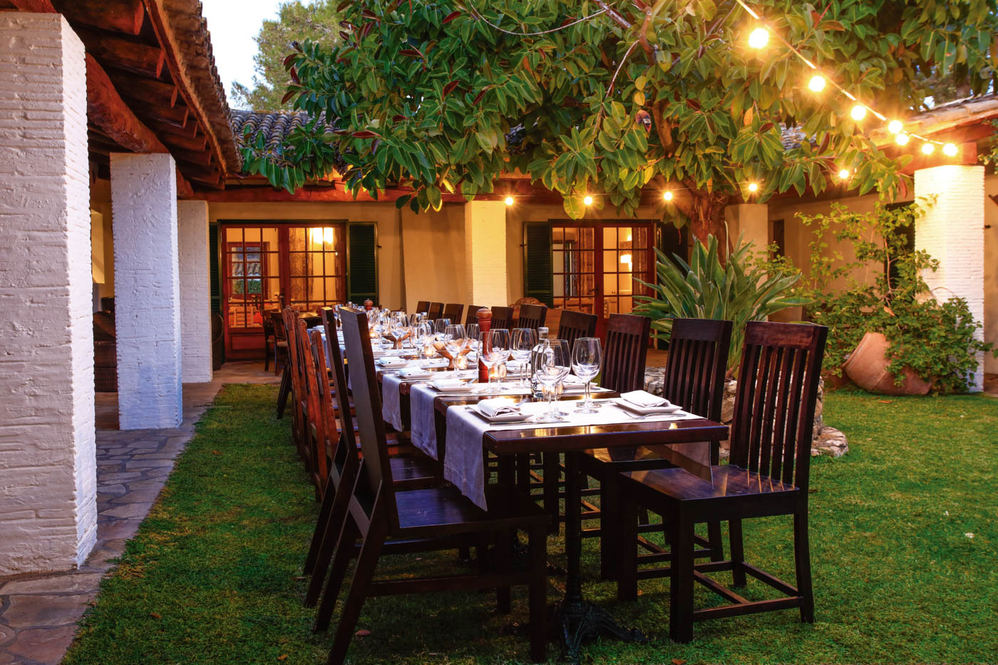 Possible arrangement for outdoor meals