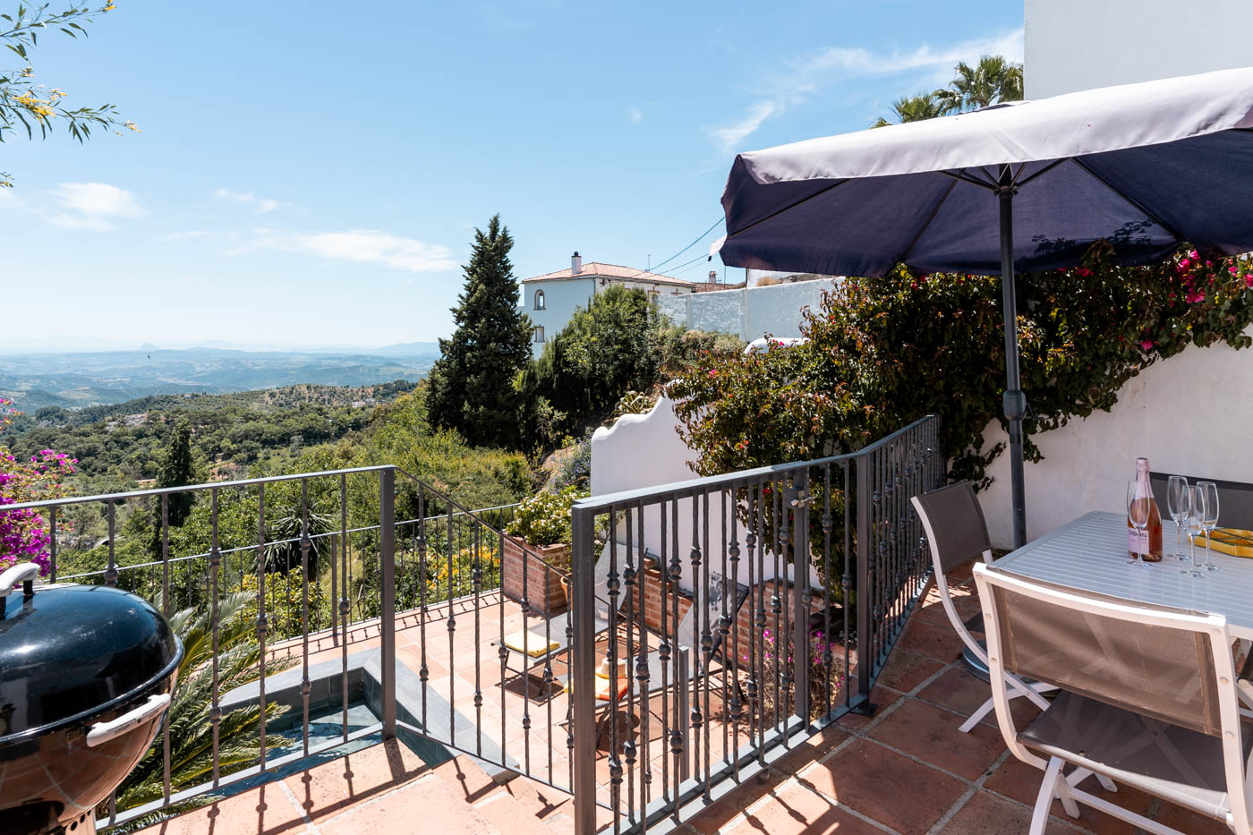 Terraza con mini piscina puede ser cerrada