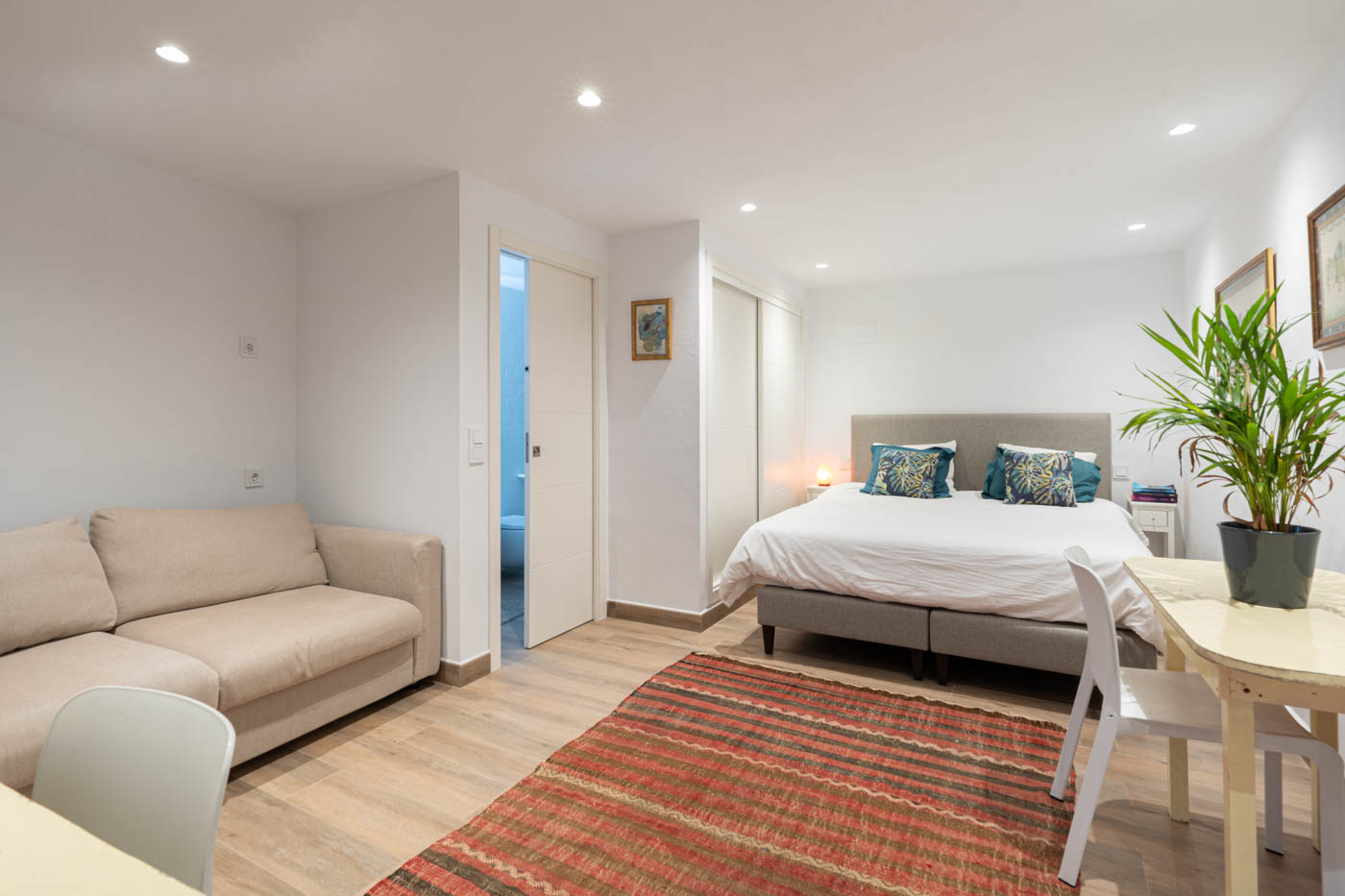 Lower level bedroom with access from terrace