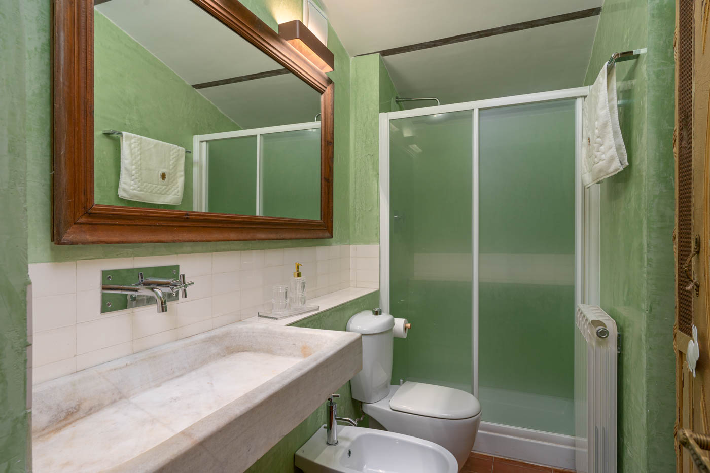 Shared bathroom on 2nd floor