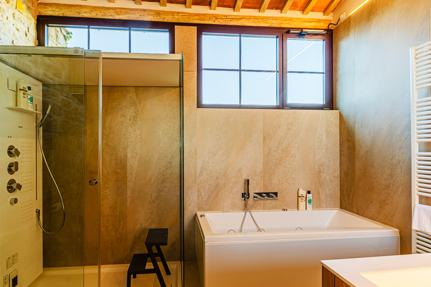 Turkish bath and Hydromassage bathtub in Tower (annexe)