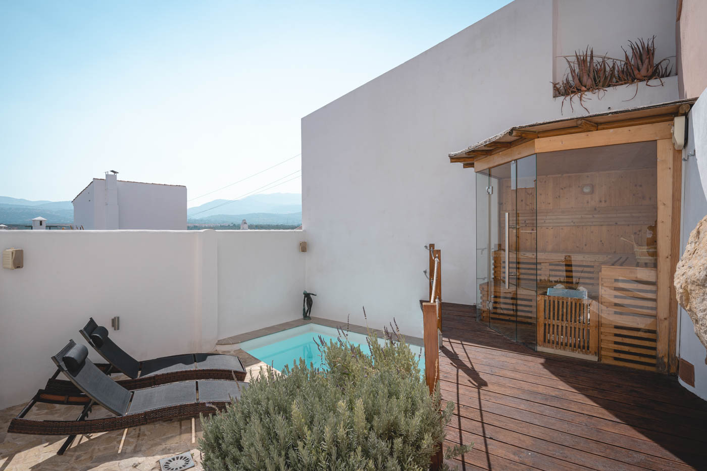 Lower floor (southeast terrace) with Finnish sauna