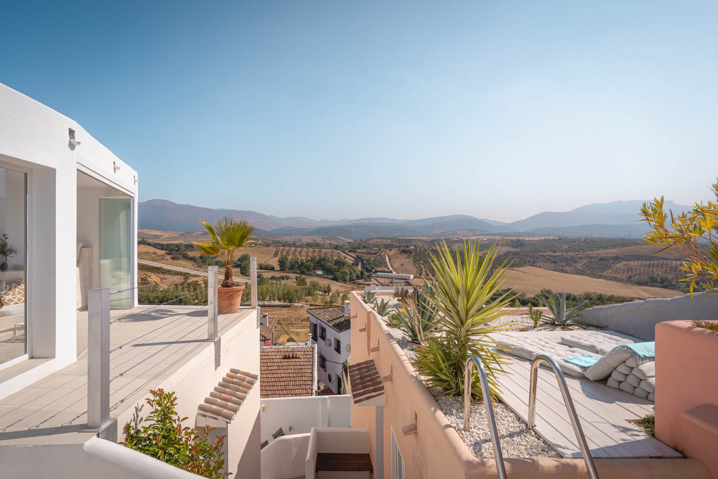 Living / kitchen / dining area  with solarium on the right