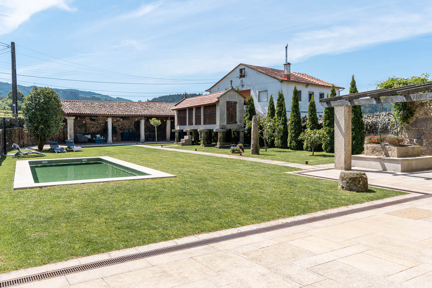 There is only one house that may partially see the garden