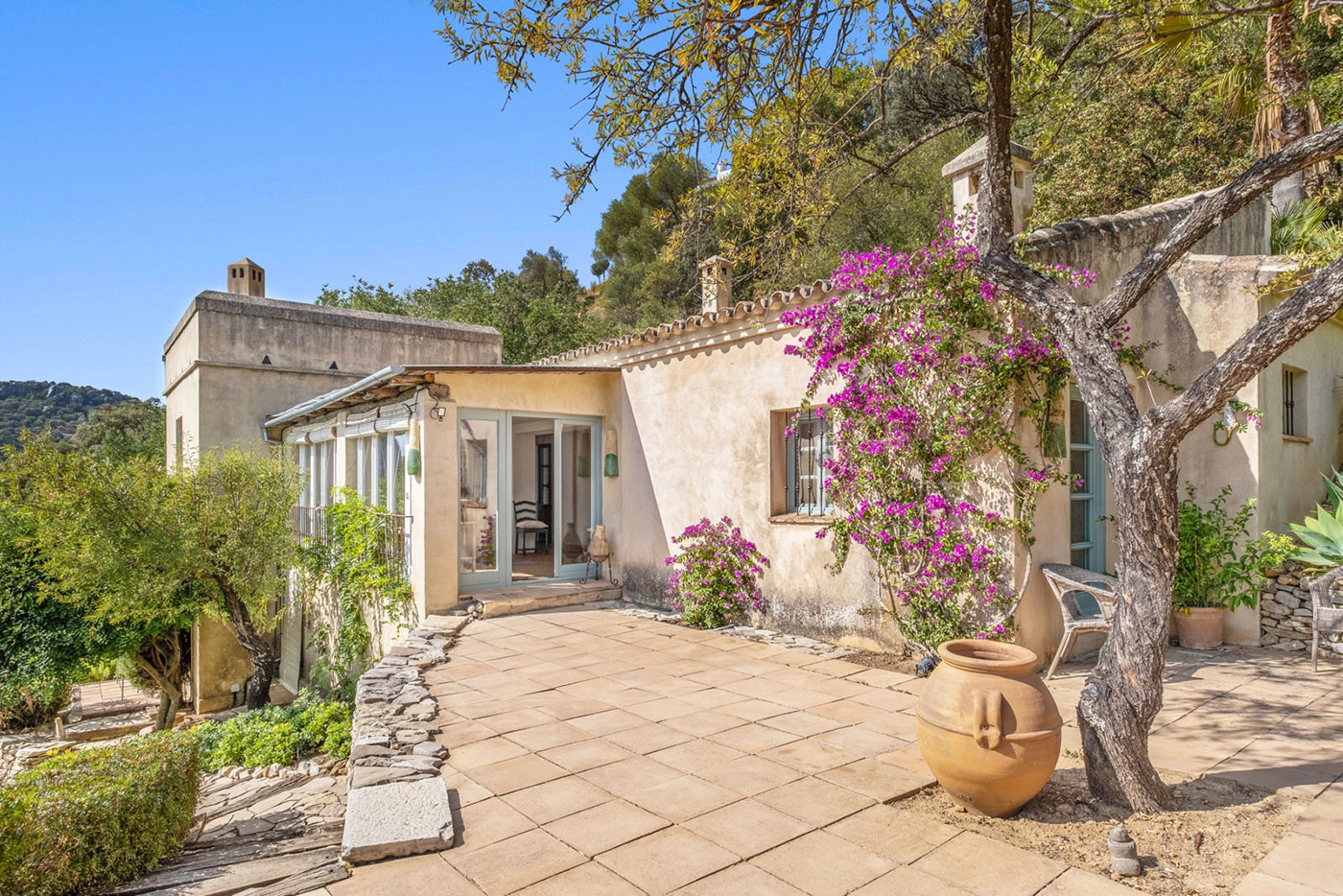 Las zonas exteriores tienen accesos fácil