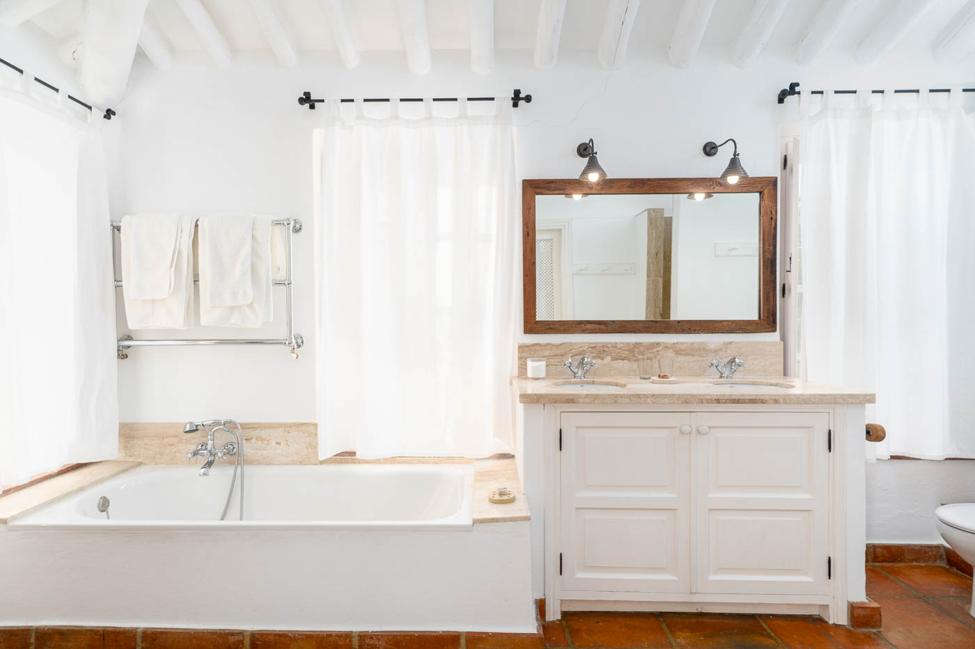 Ensuite facilities bedroom 5