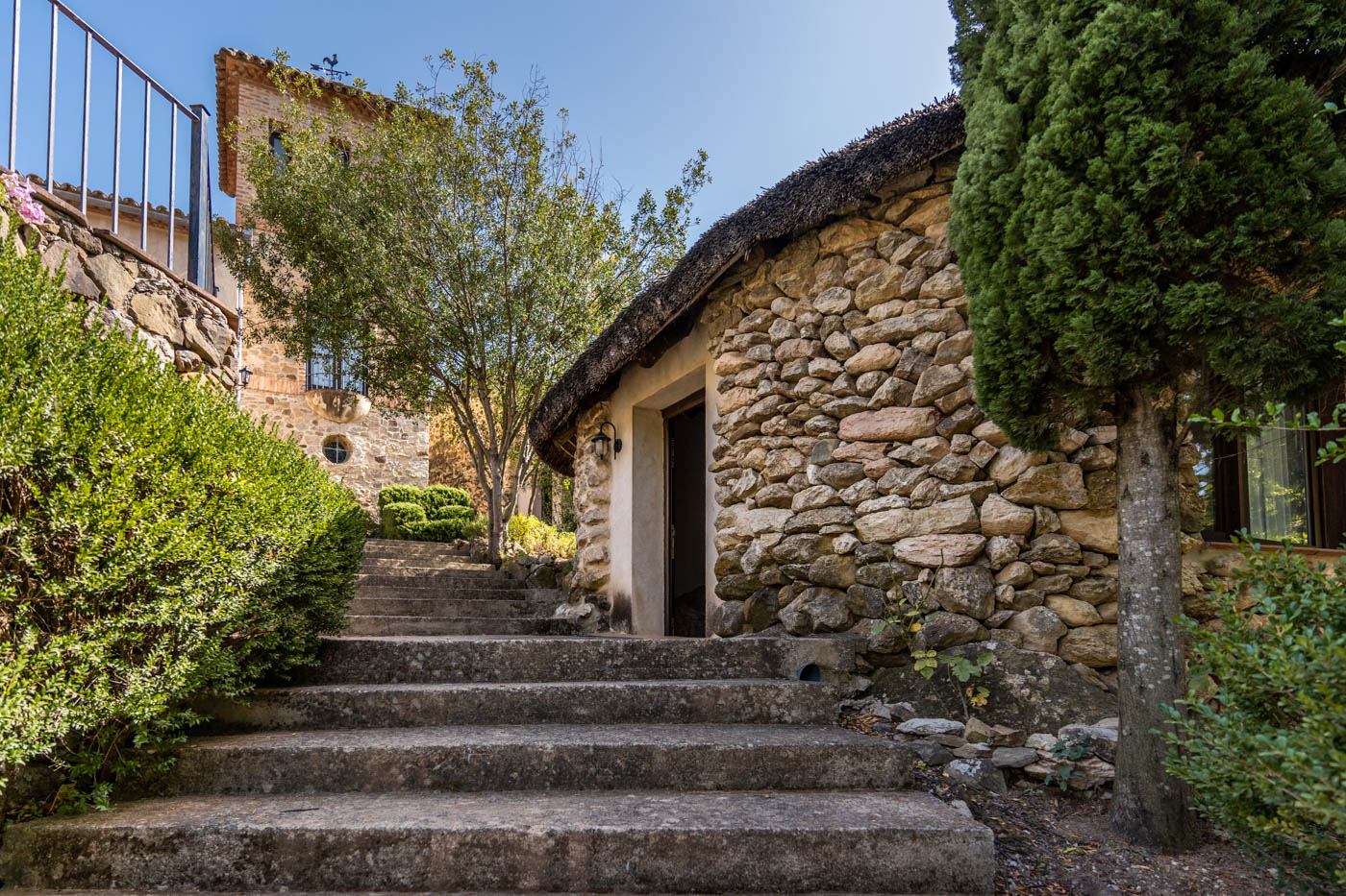 Steps down to one of the annexed bedrooms (one bedroom)