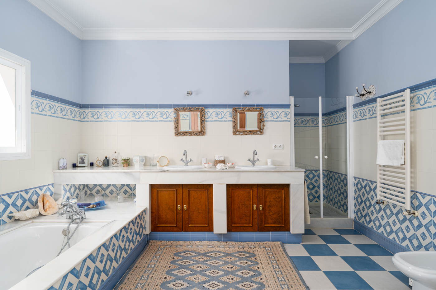 En suite facilities master bedroom