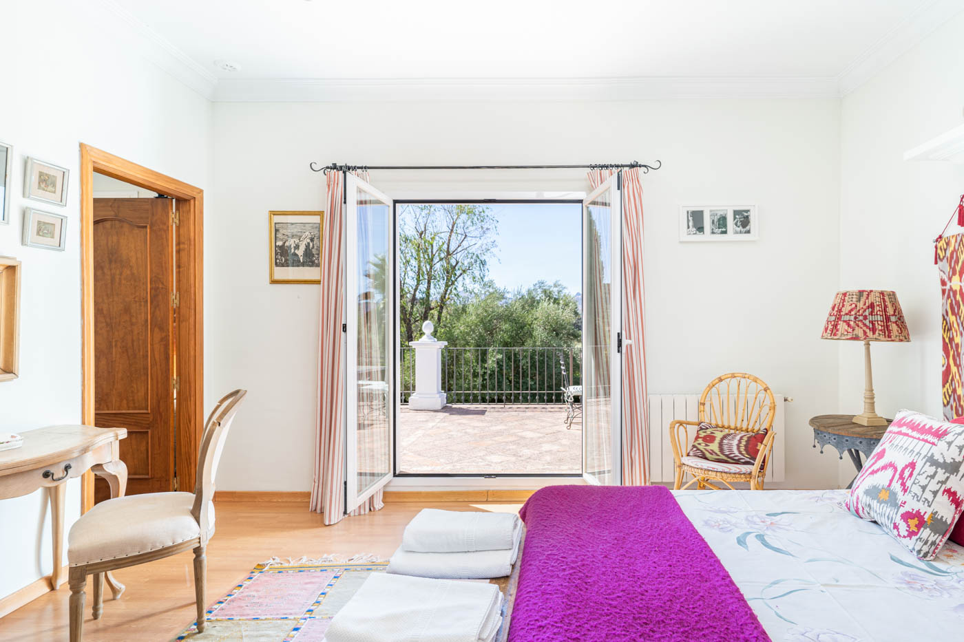 Bedroom with access to terrace