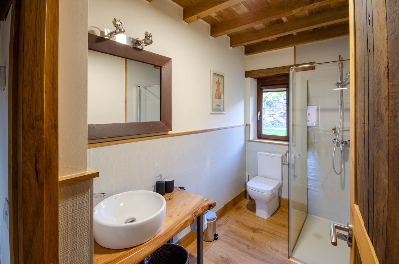 Bathroom (walk-in shower)