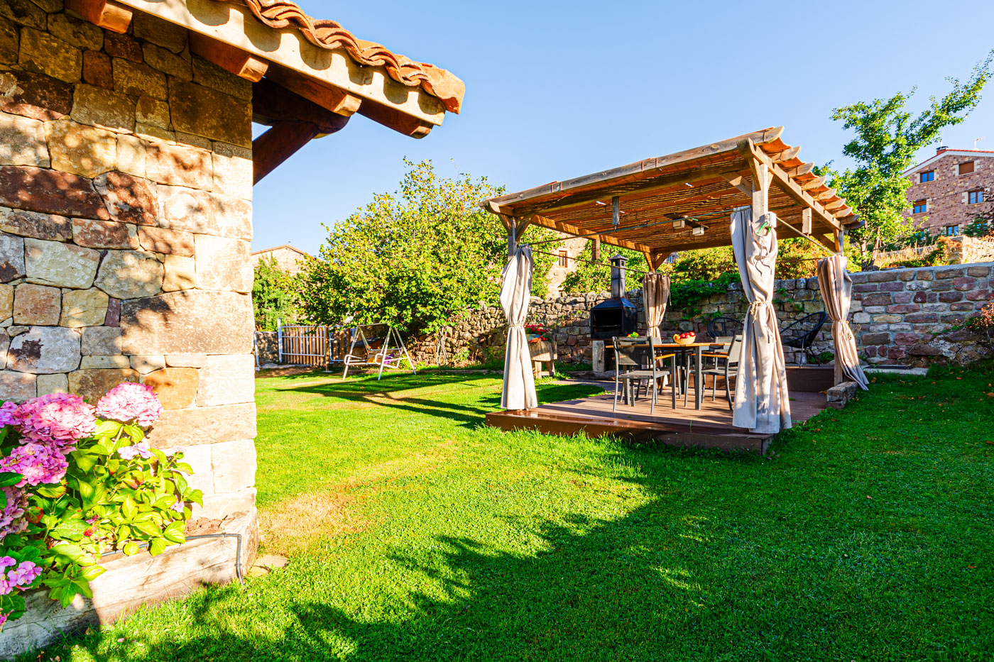 Cenador exterior con buena privacidad