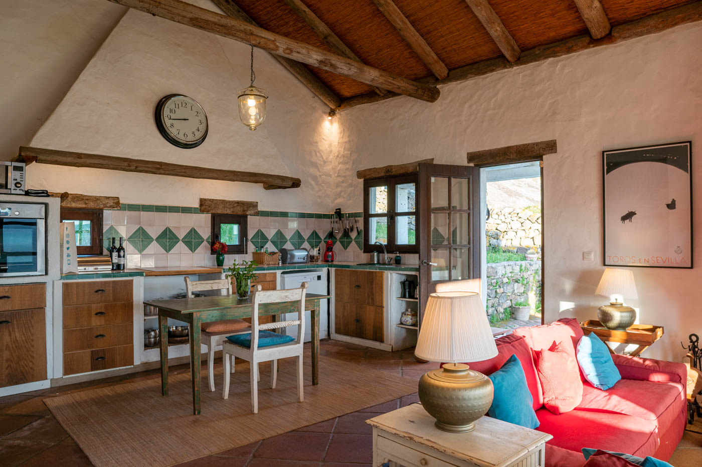 Cocina / comedor con salida a zona piscina