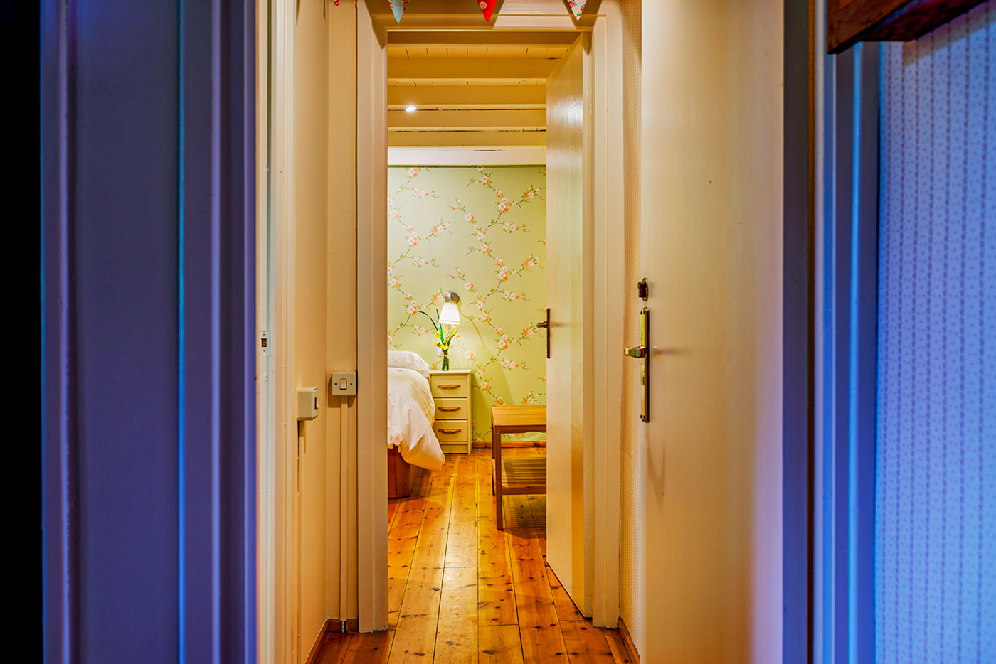 Puerta de acceso a dormitorio 2 y baño 