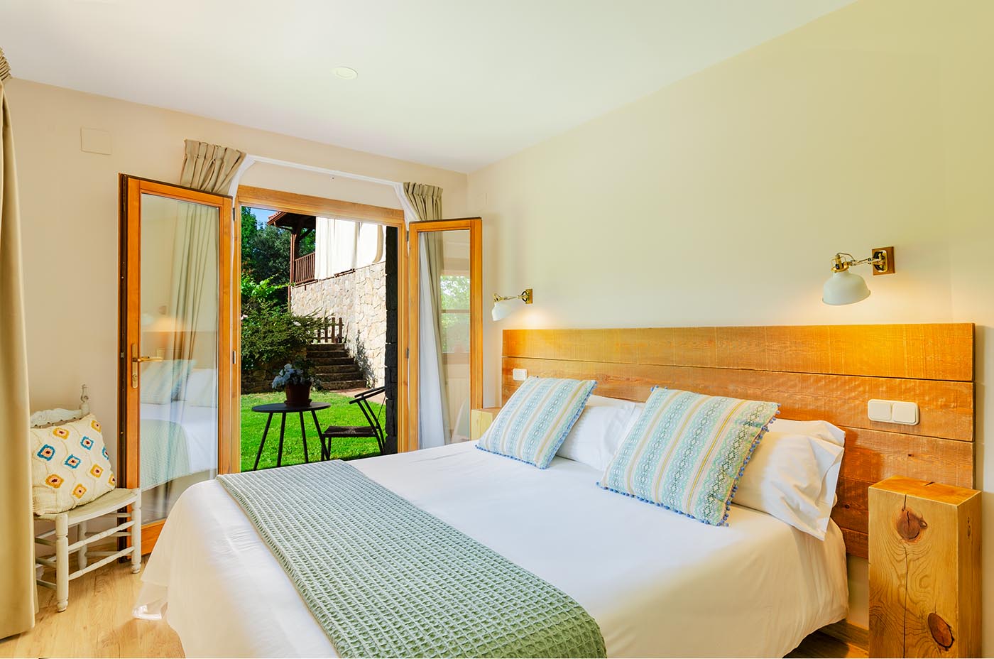 Lower floor bedrooms with access to gardens