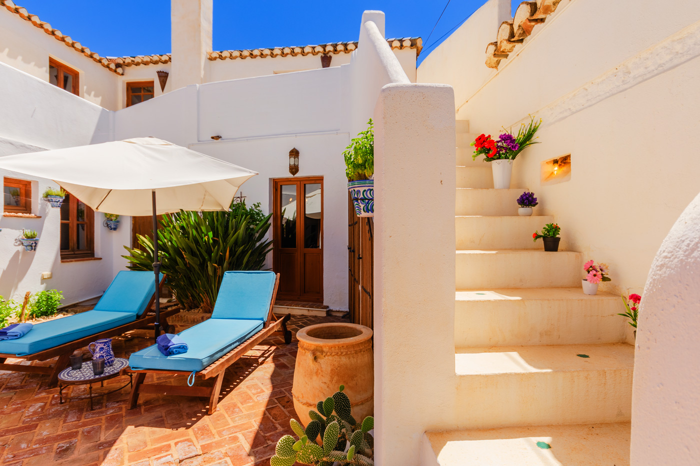 Steps from ground floor terrace to first floor terrace