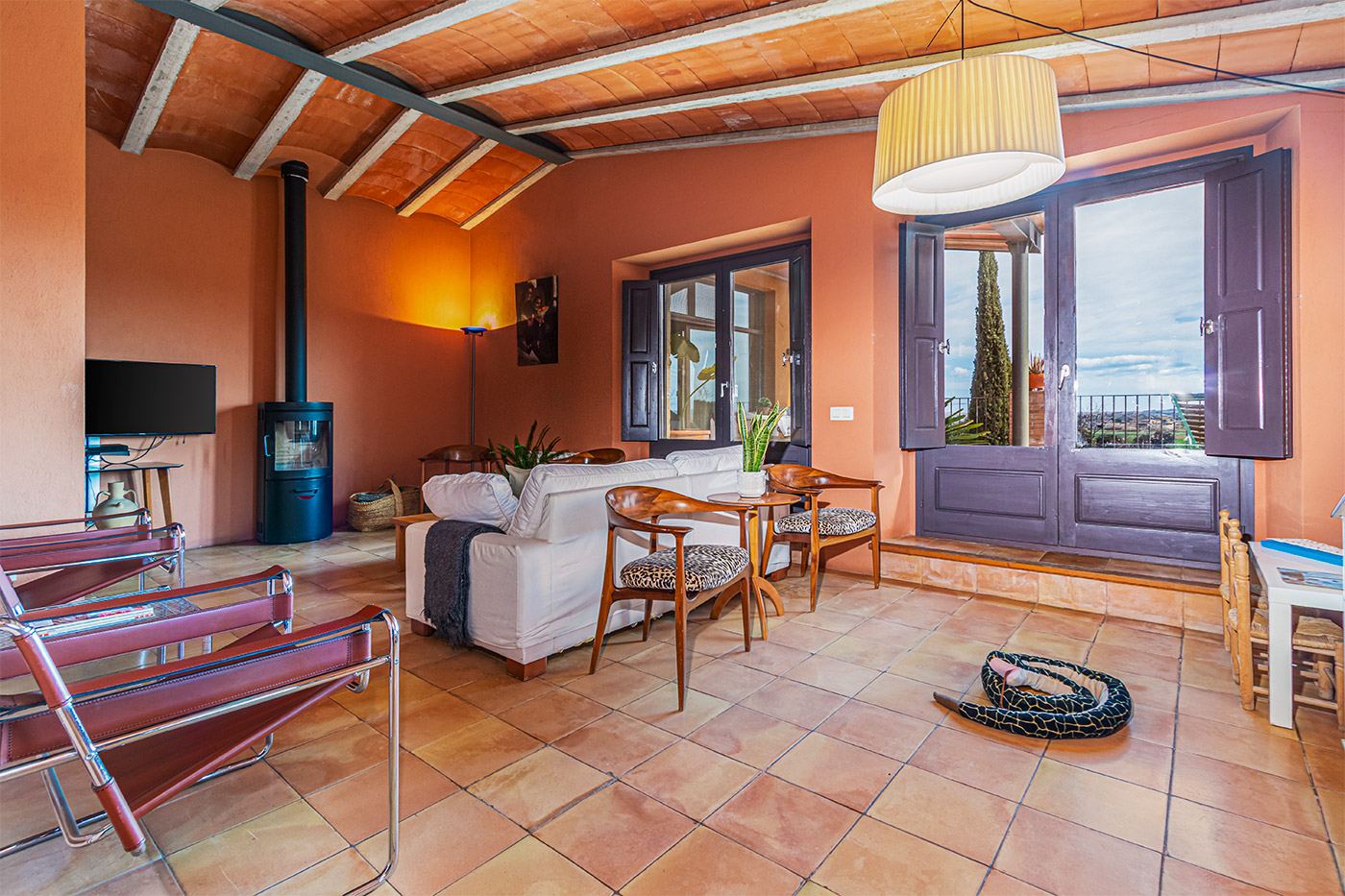 First floor living area also has doors to terrace