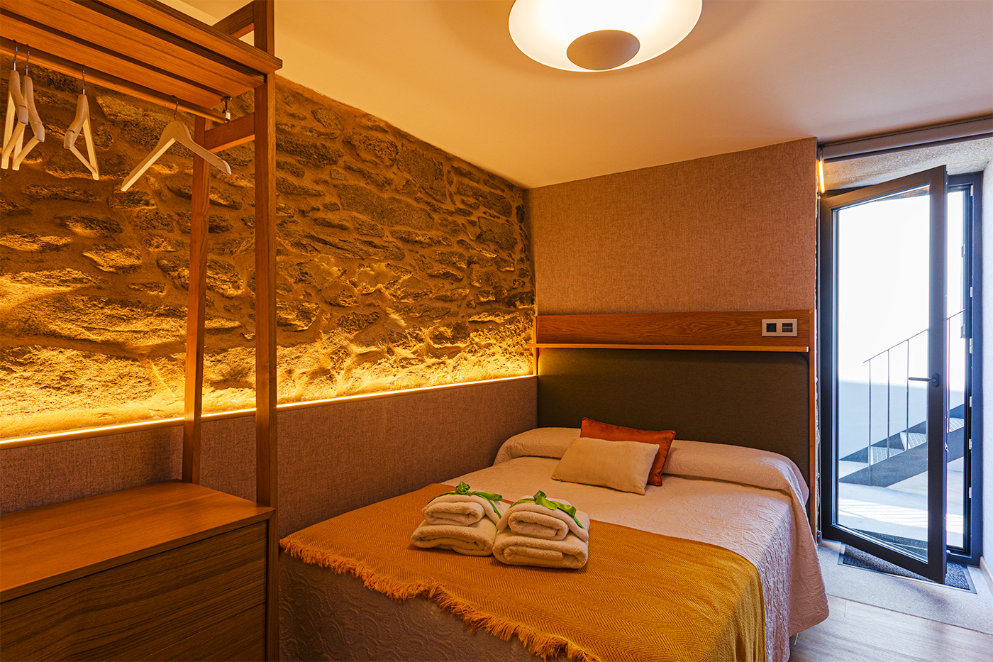 Dormitorio 3 (escaleras afuera con acceso a piscina)