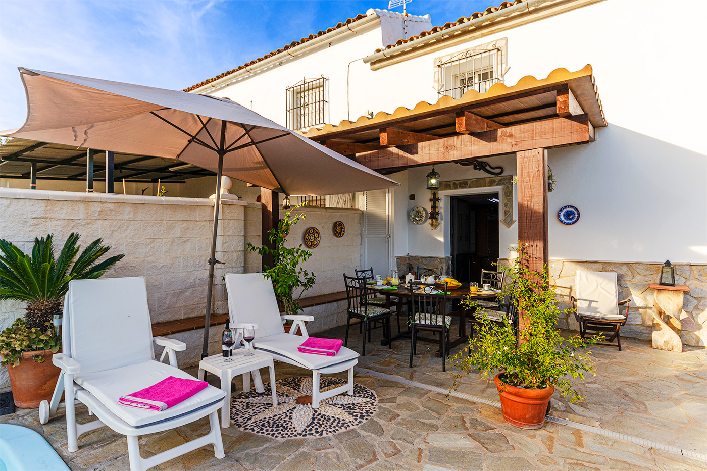Furnished porch for outdoor meals