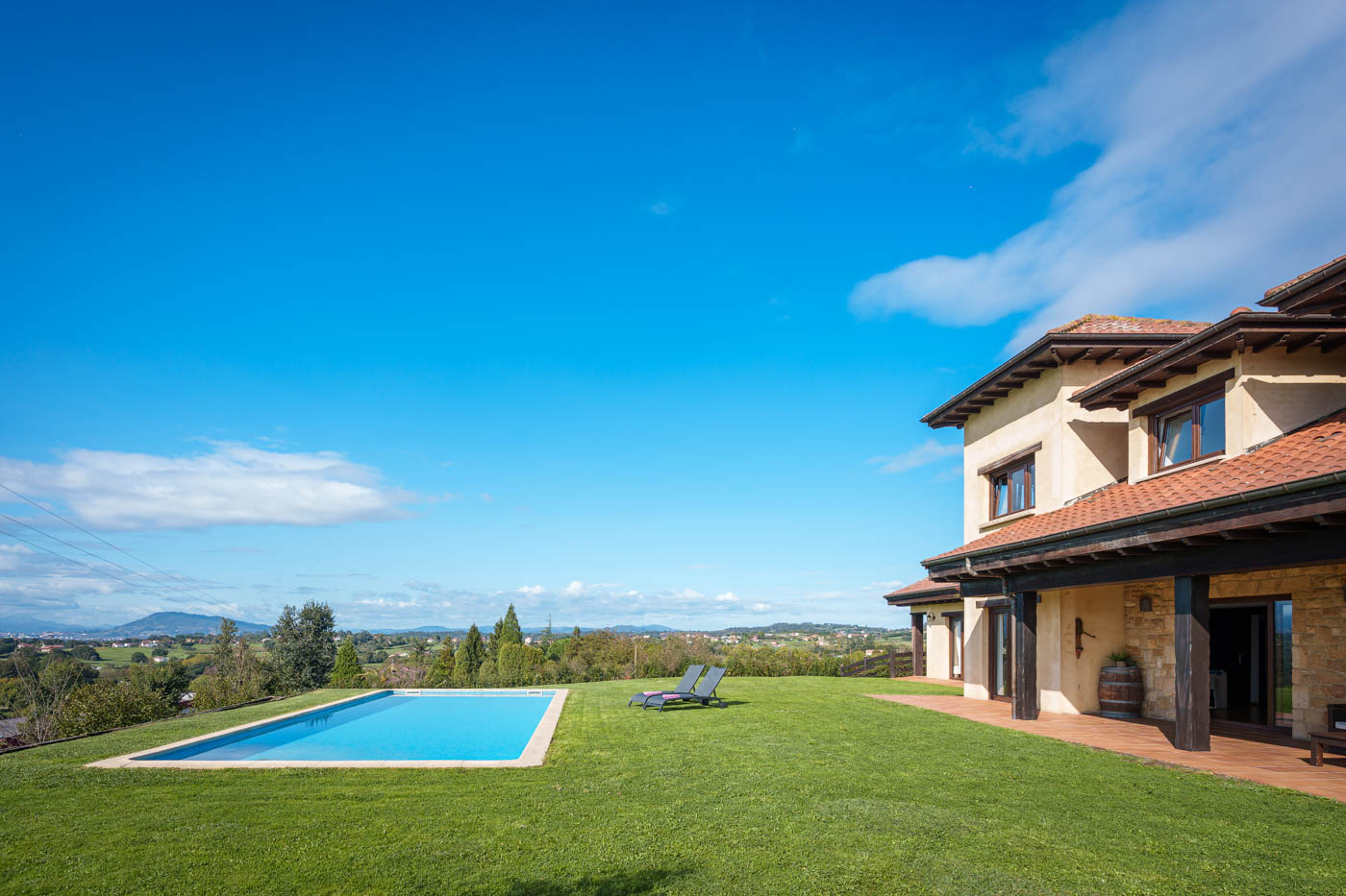 Pool, gardens and villa all at hand