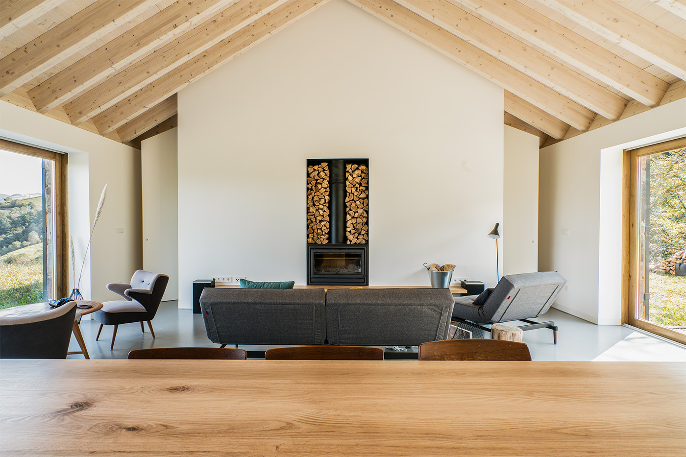 Underfloor heating and glass fronted fireplace