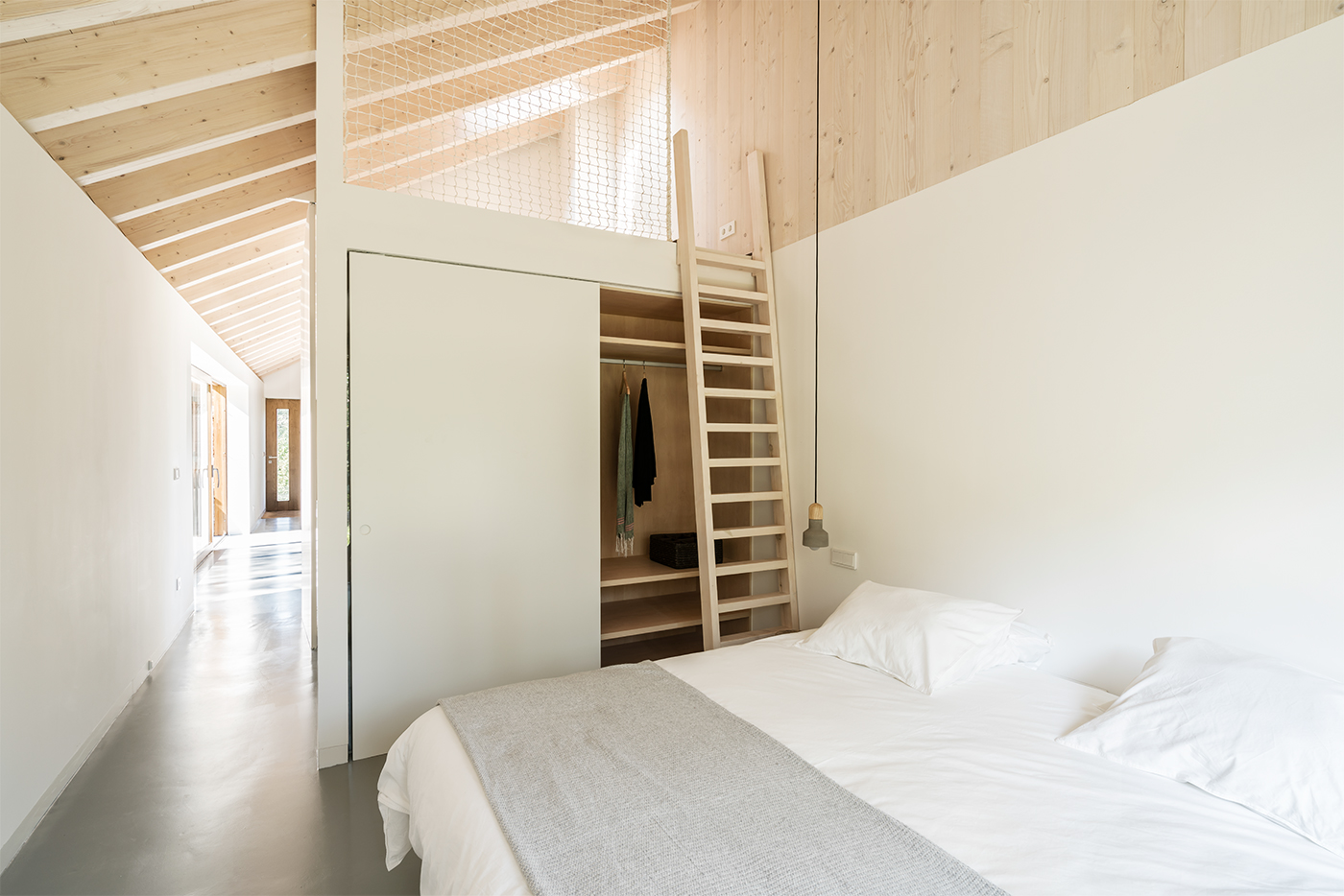 The loft has steep steps not great for smaller children