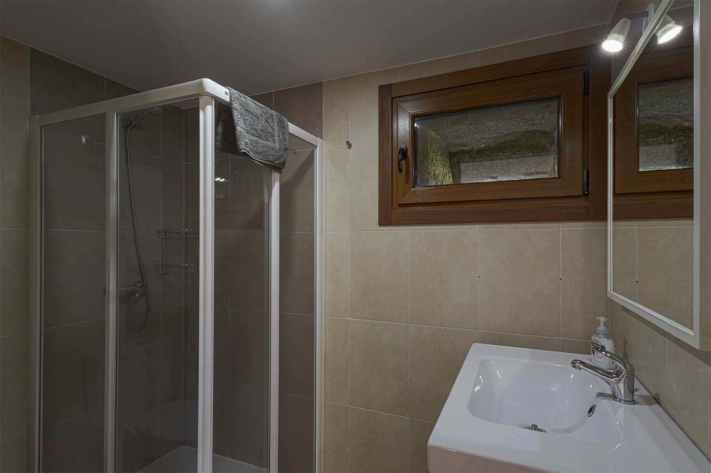 Baño en suite de dormitorio 3