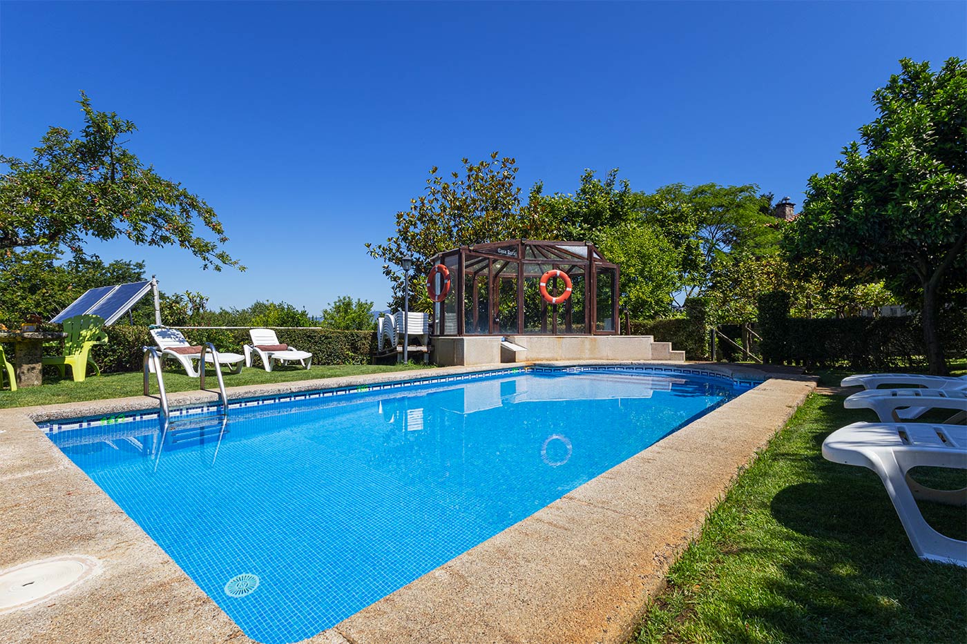 Private salt-filtered swimming pool