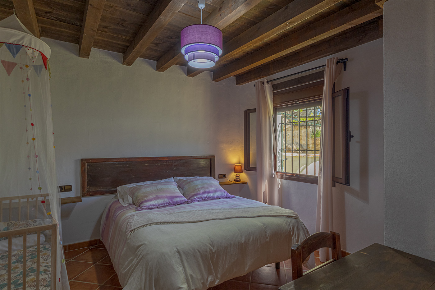 Bedroom 1: double bedded rooom