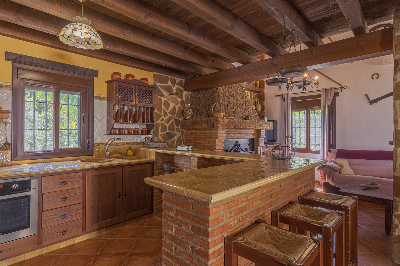 Kitchen with breakfast table