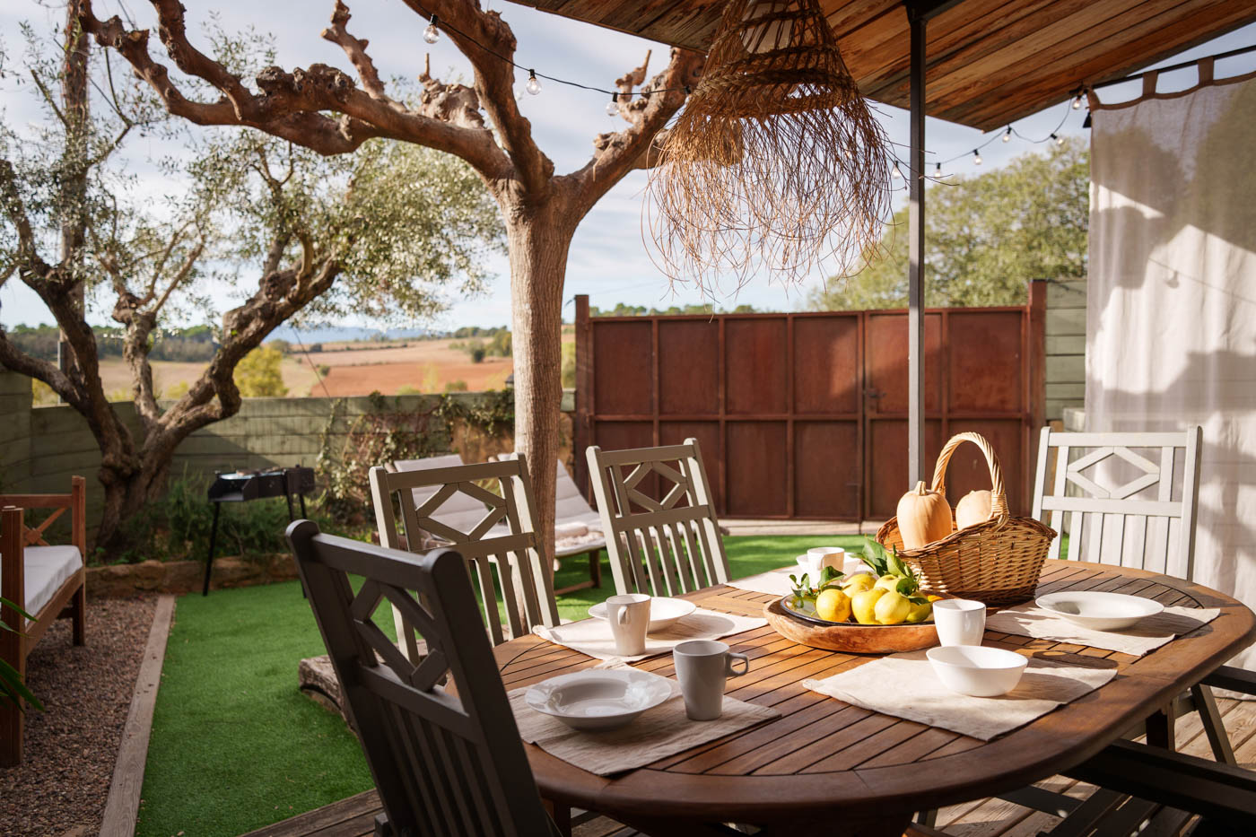 Furnished pergola for outdoor meals