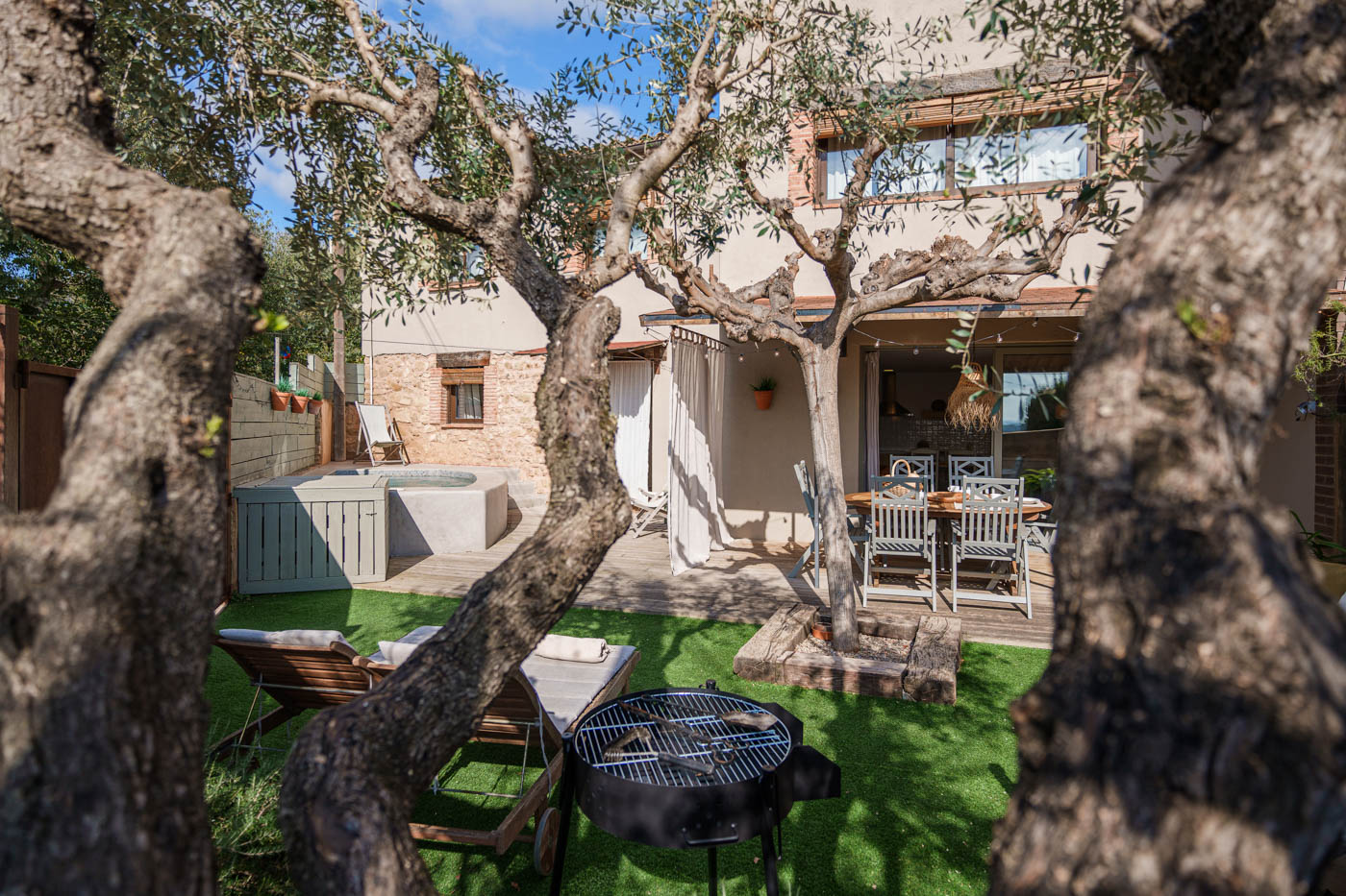 Enclosed garden area