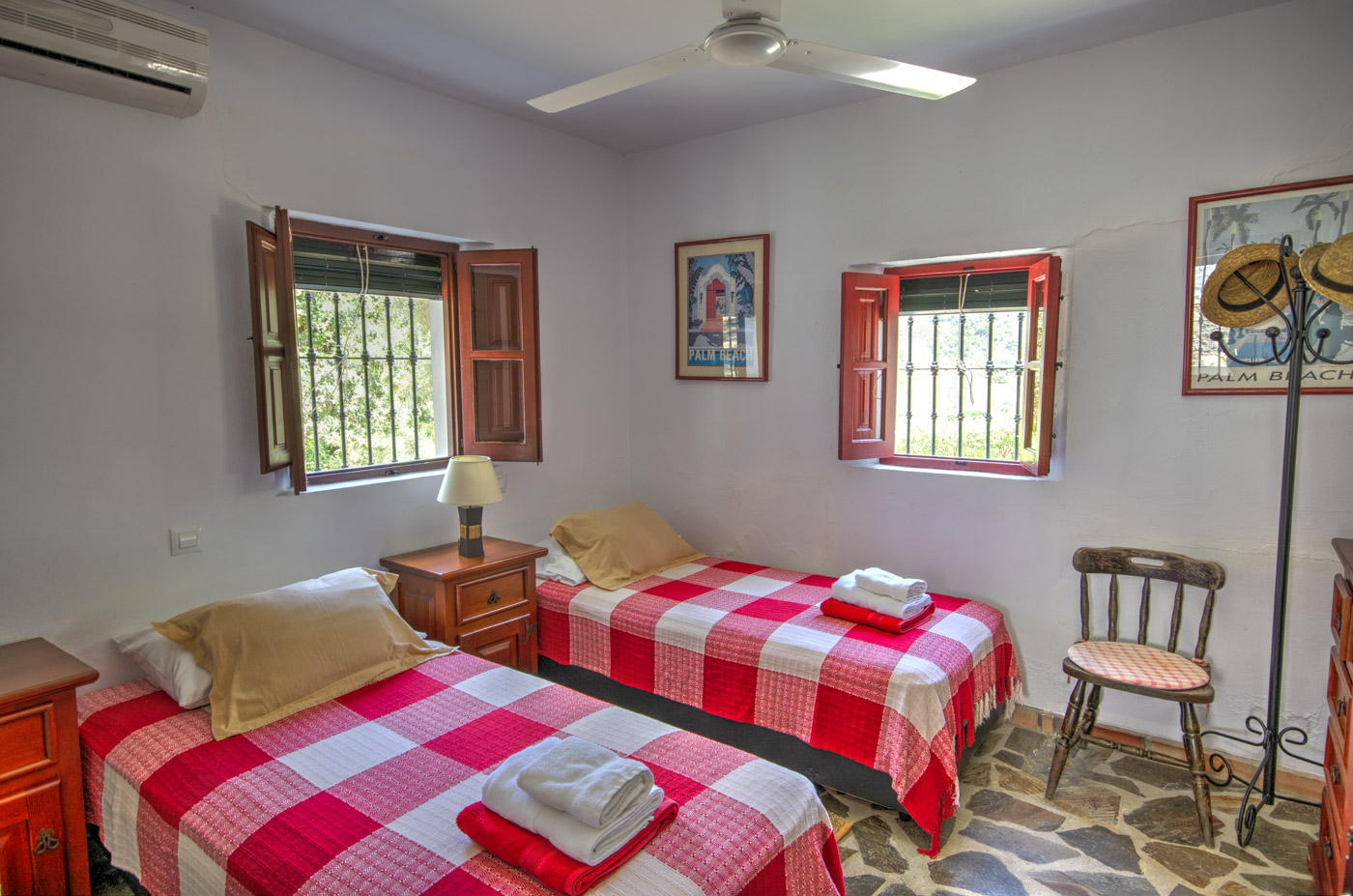 Habitación en planta baja (dos camas)