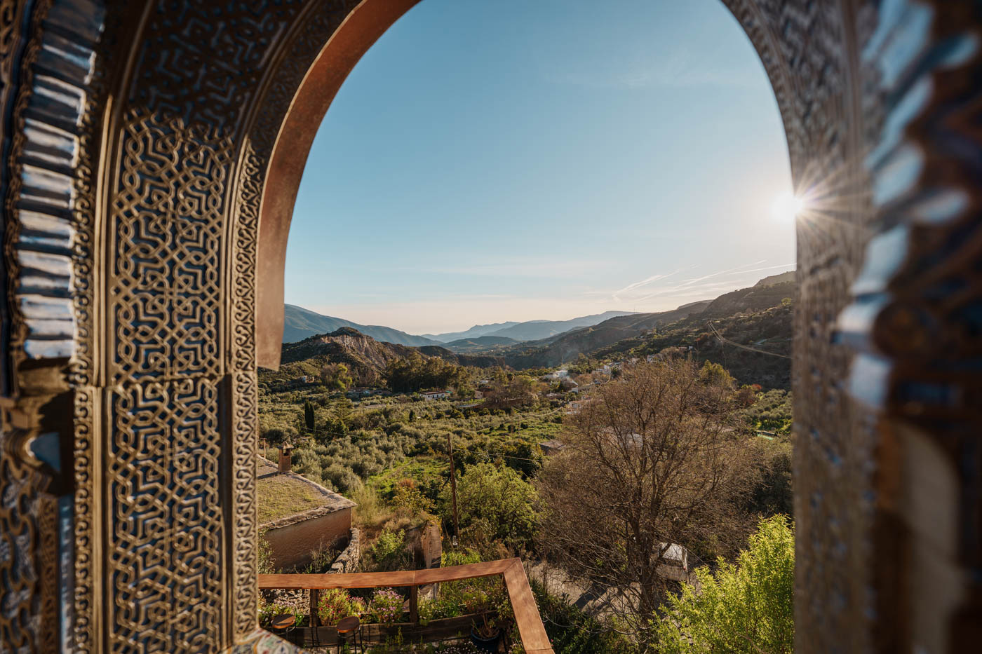 First floor chill-out area with views