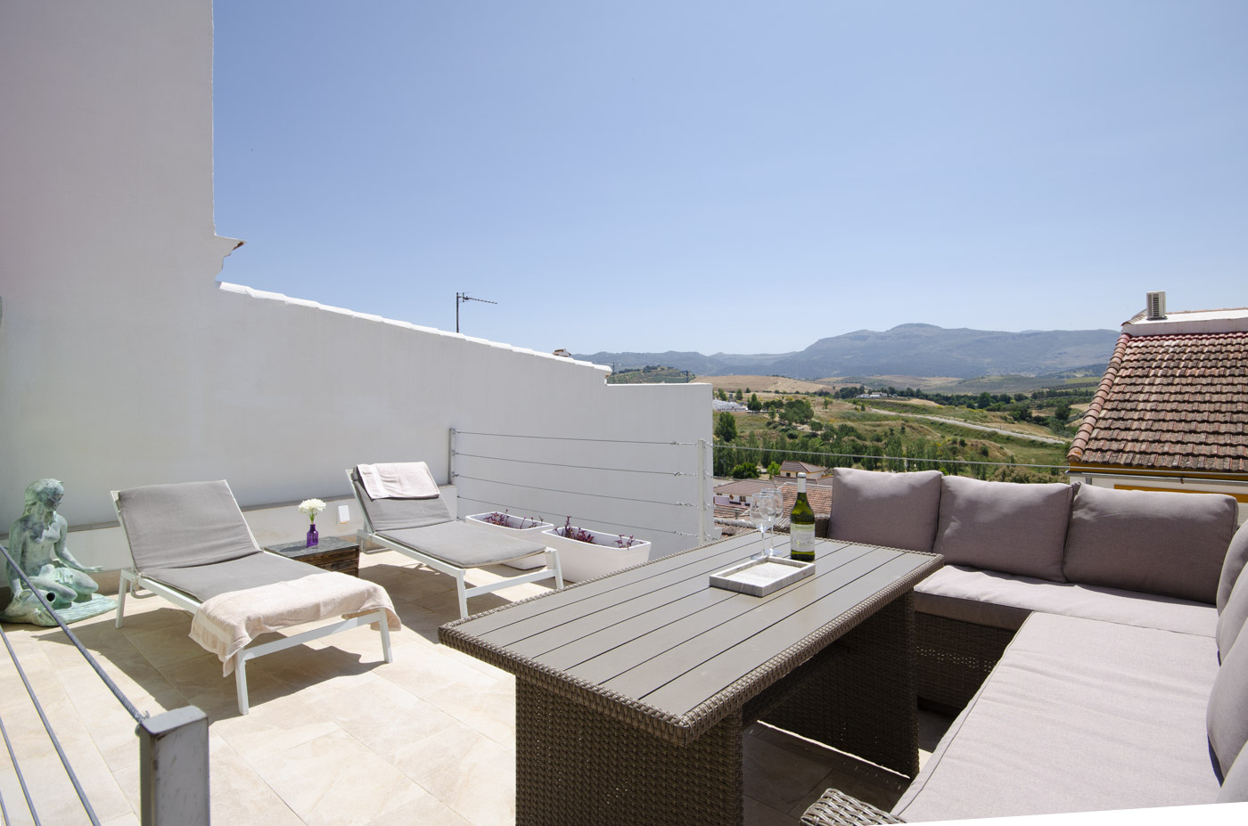 Sunbathing and chill out area